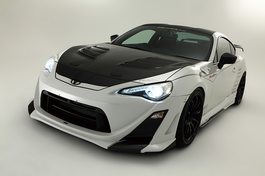 TOYOTA GT86 zn6 varisバンパーバーボンリップ部運転席側割れ